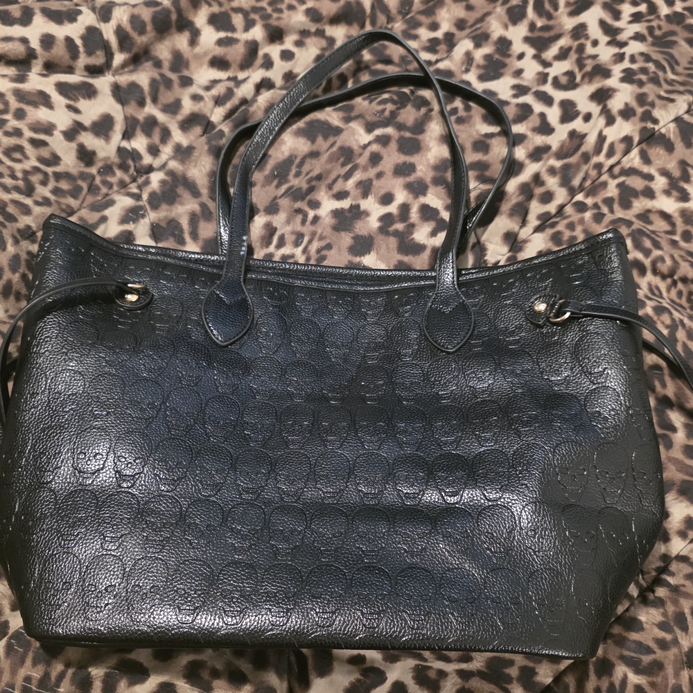 Black Skull Tote Bag